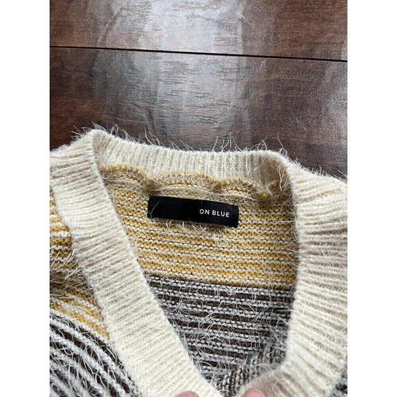 On Blue Colorful Casual Eyelet Pull Over Sweater Womens READ BELOW - Picture 2 of 5